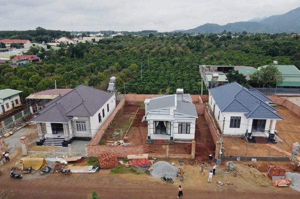 Người dân vùng sạt lở xây nhà tiền tỷ, thoát cảnh “ăn ngủ không yên”