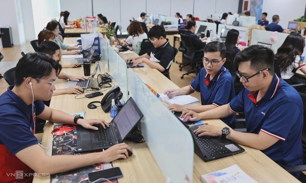 Người đi làm dùng AI 6 giờ, mất thêm 6,4 giờ để 'hầu' AI