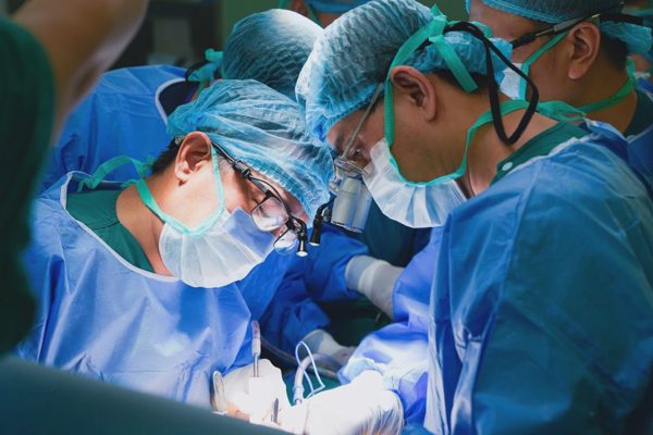 Người Hà Nội "ngược đường" về khám tại bệnh viện Bạch Mai Ninh Bình
