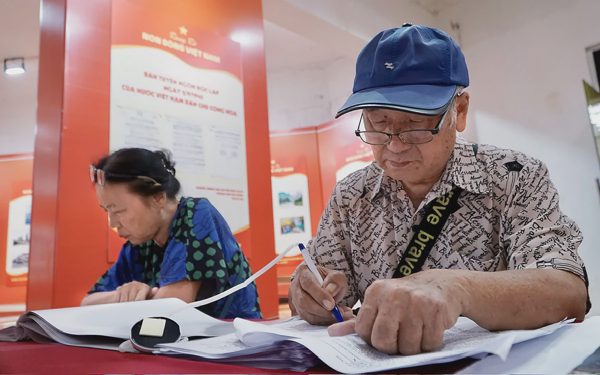 Người Hà Nội nói về phương án điều chỉnh quy hoạch hồ Gươm và biểu tượng Khải hoàn môn