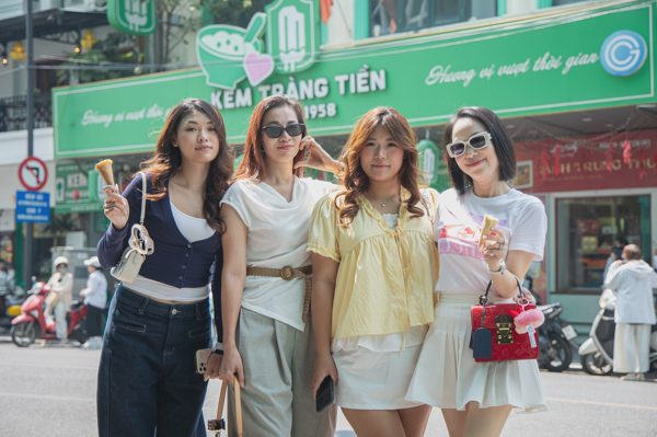 Người Hà Nội tiếc nuối tuổi thơ trước khi hãng kem dừng bán ở 35 Tràng Tiền