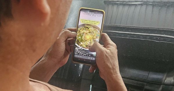Người lớn tuổi: Đừng để TikTok, Facebook 'kê đơn' thay bác sĩ