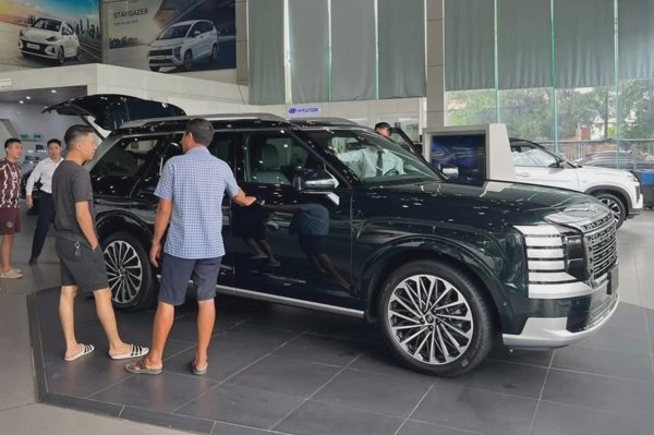 Người mua xe cần lưu ý gì khi lãi vay ngân hàng lên gần 20%?