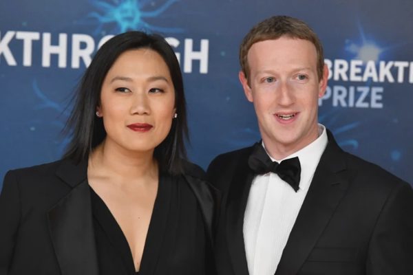 Người phụ nữ bên cạnh ông chủ Facebook và cách dùng khối tài sản 250 tỷ USD
