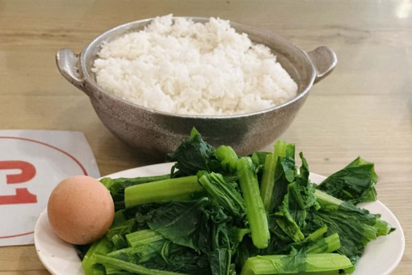 Người phụ nữ chỉ ăn rau, bỏ cơm một tháng, cơ thể thay đổi ra sao?