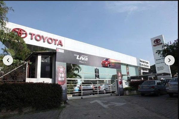 Người phụ nữ mua Toyota Innova, đại lý nhận tiền rồi mất hút 5 năm không trả xe