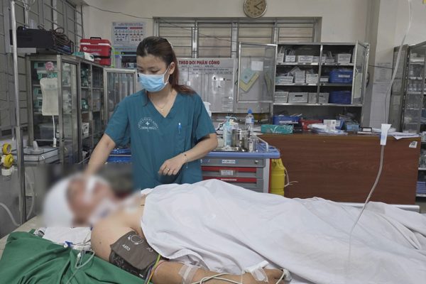 Người sống sót trong vụ cả nhà bị truy sát ở Đồng Nai đã tỉnh sau ca phẫu thuật 6 giờ