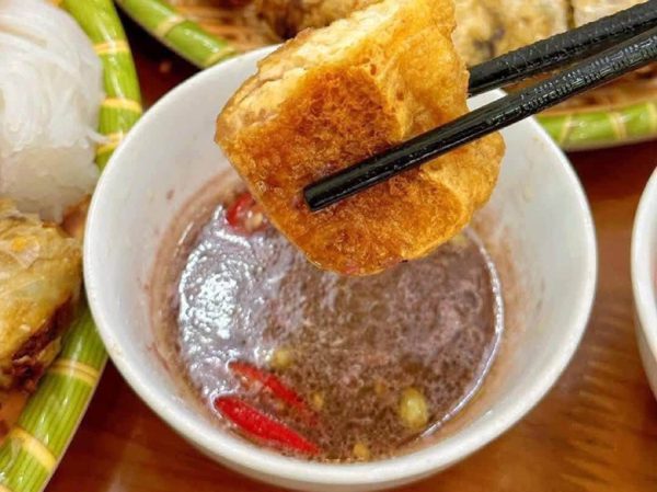 Người tăng huyết áp cần dừng ngay 2 kiểu ăn