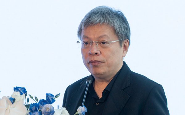 Người tiêu dùng ngày càng tin vào đề xuất của AI khi mua hàng