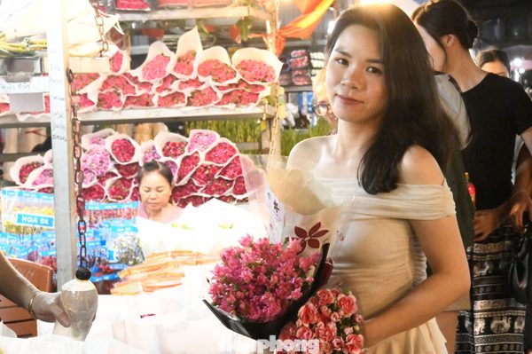 Người trẻ chọn quà gì cho dịp 20/10?