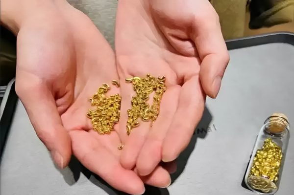 Người trẻ Trung Quốc chuộng ‘vàng dùng một lần’