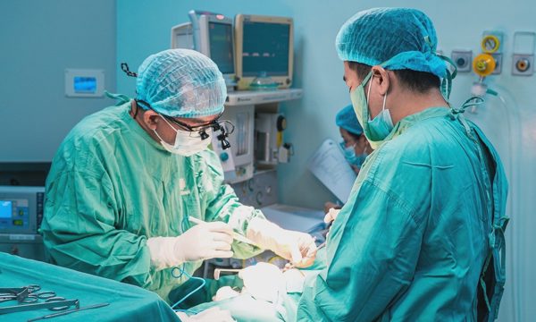 Người trên 60 tuổi có nên phẫu thuật thẩm mỹ?