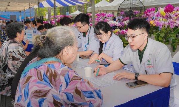 Người Việt đối mặt 'sống thọ nhiều bệnh'