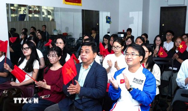 Người Việt tại Nga hòa nhịp cùng “Tổ quốc trong tim”