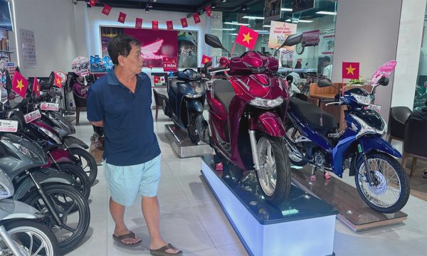 Người Việt tăng mua xe máy xăng