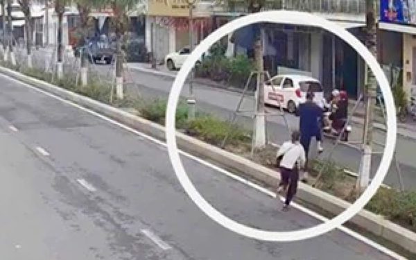 Nguồn gốc chiếc xe hơi chở 4 người nước ngoài trộm tiệm vàng ở Đắk Lắk