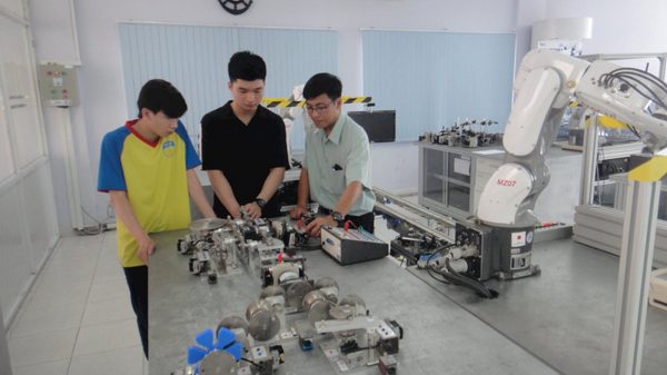 Nguy cơ thiếu hụt nhân lực các ngành công nghiệp cốt lõi