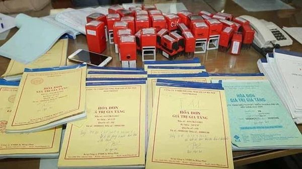 Nguyên cán bộ thuế ‘tiếp tay’ bán hơn 56.000 hóa đơn khống