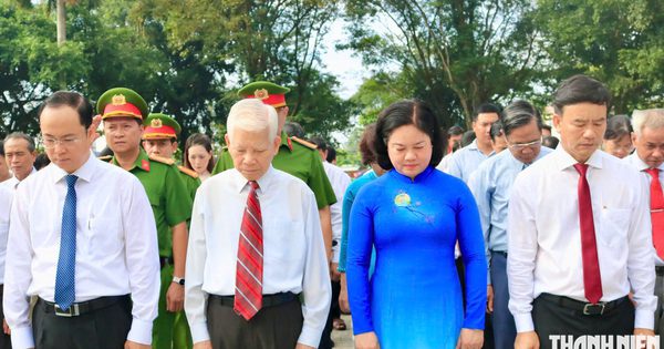 Nguyên Chủ tịch nước Nguyễn Minh Triết dự kỷ niệm 65 năm chiến thắng Phước Thành