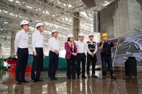 Nguyên lãnh đạo Đảng và Nhà nước đến thăm các dự án APEC đang thi công ‘thần tốc’ tại Phú Quốc