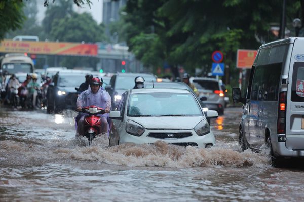 Nguyên nhân Hà Nội ngập sâu hơn 40 điểm
