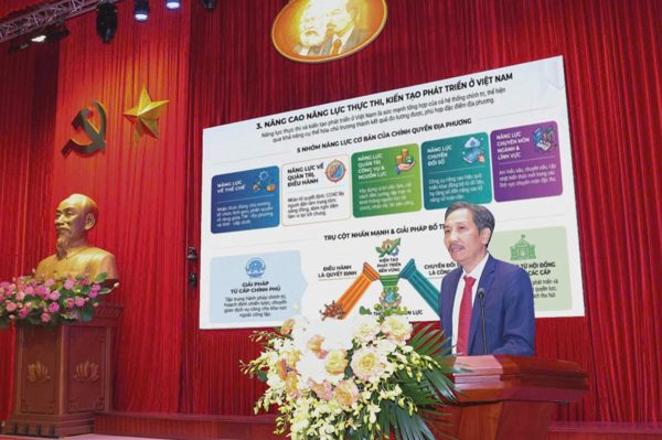 Nguyên Thứ trưởng Nội vụ: "Năng lực quản trị tiên quyết, họp hành ít thôi!”