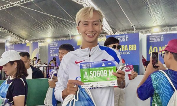 Nguyễn Văn Khang chạy hai cự ly ở VnExpress Marathon Vũng Tàu Herbalife Cup