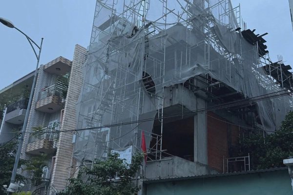 Nhà cải tạo, sửa chữa vi phạm, chủ vẫn đang ở: Có nên cắt điện, nước?