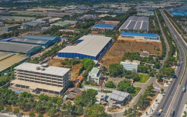 Nhà đầu tư Thụy Sĩ khảo sát khu công nghiệp Việt Nam, tìm cơ hội hợp tác
