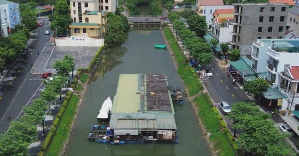 Nhà hàng nổi từng nức tiếng ở Đồng Hới thành 'đống phế liệu' trên kênh Phóng Thủy