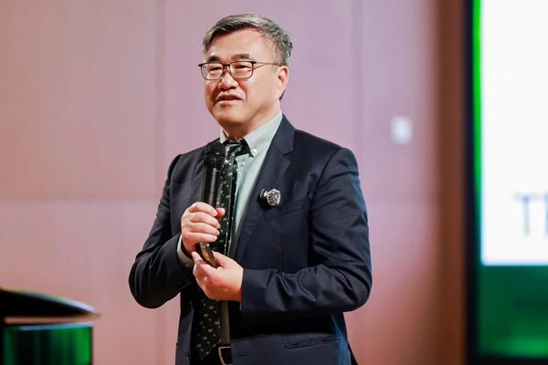 Nhà khoa học tim mạch qua đời ở tuổi 65 khi dự hội nghị học thuật