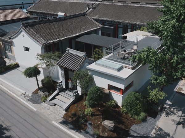 Nhà mái ngói Trung Hoa đan xen kiến trúc cũ và mới