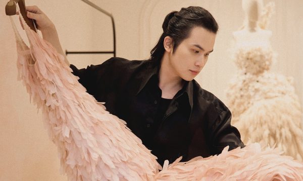 Nhà mốt Việt mang 'mưa Huế' đến show thời trang Paris