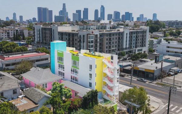 Nhà ở hỗ trợ người vô gia cư đầy sáng tạo trên khu đất 'cực kỳ hẹp'