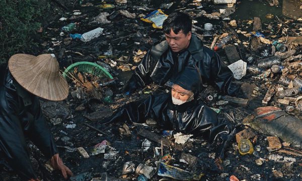 Nhà sáng lập Hà Nội Xanh: 'Người dân ném rác khi chúng tôi dọn sông Tô Lịch'