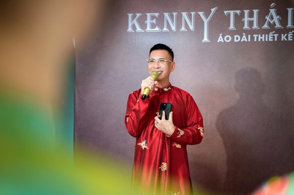 Nhà thiết kế Kenny Thái: “Áo dài là văn hóa, khí chất của người Việt”