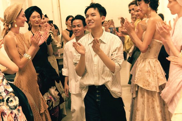 Nhà thiết kế Việt sinh năm 2000 có 3 show diễn tại Milan Fashion Week là ai?