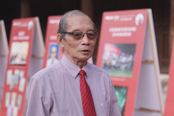 Nhà thơ Bằng Việt - tác giả “Bếp lửa” - nhận Giải thưởng Bùi Xuân Phái