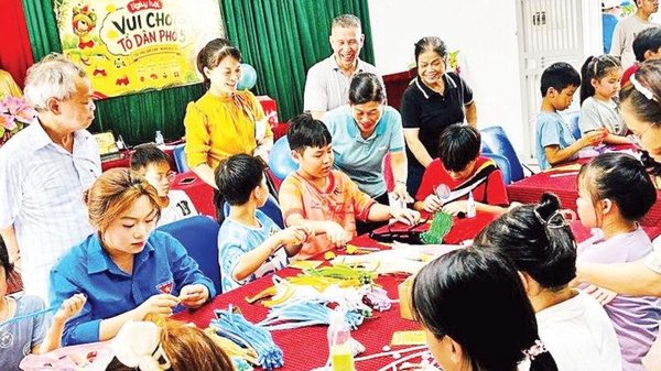 Nhà văn hóa hạnh phúc ở phường Phúc Lợi