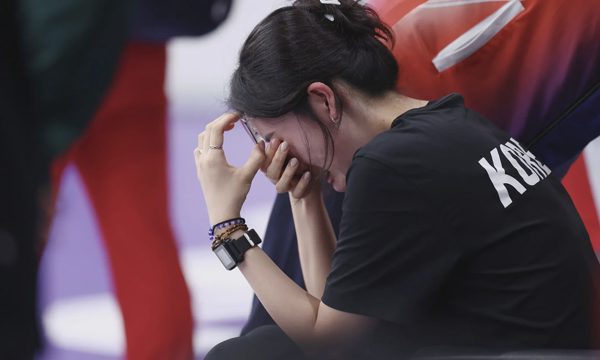 Nhà vô địch Olympic khóc nức nở vì quên bóp cò súng ở ASIAD