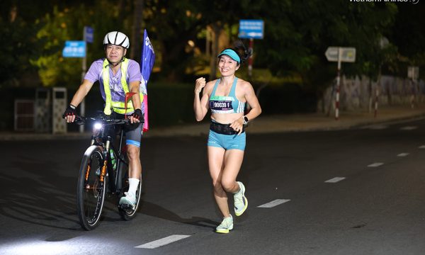 Nhà vô địch VnExpress Marathon: 'Liên tục phá PR nhờ con nghỉ hè'