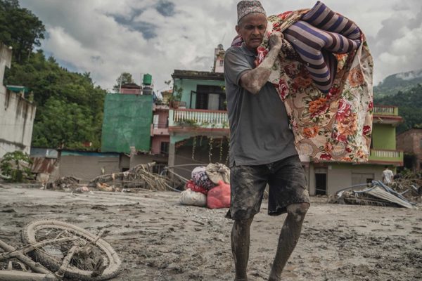 Nhà xác chật cứng vì lũ quét, Nepal cần thêm 1.000 tủ đông trữ thi thể