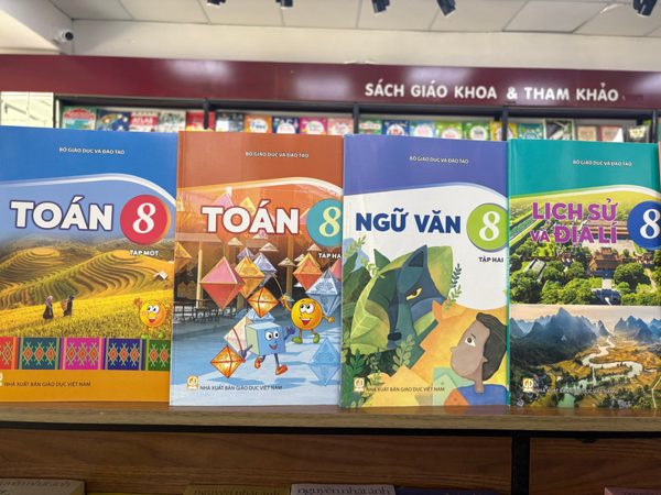 Nhà xuất bản Giáo dục Việt Nam: Thiếu sách giáo khoa do địa phương sai quy trình