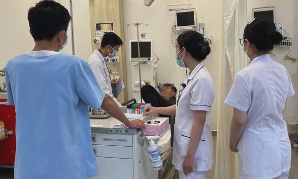 Nhầm so biển với sam, người đàn ông ngộ độc