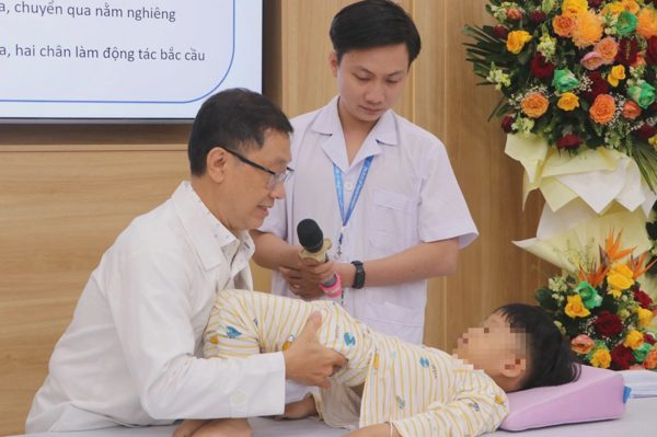 Nhận biết dấu hiệu sớm bệnh teo cơ tủy như thế nào?