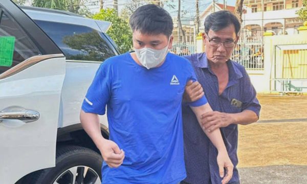 Nhân chứng vụ nữ sinh tử vong ở Vĩnh Long: 'Tài xế ngồi trên xe la mắng' sau tai nạn