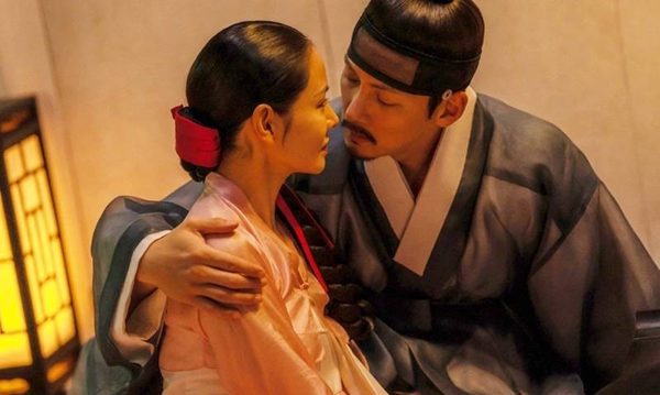 Nhãn dán 19+ cho phim mới của Son Ye Jin