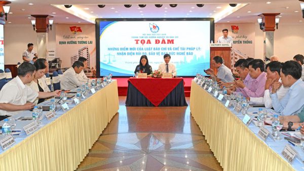 Nhận diện rủi ro, giữ đạo đức nghề báo thời công nghệ số