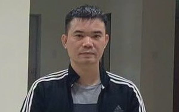 Nhận đổi tiền nhưng 'ôm' 30.000 USD trốn từ Đà Nẵng vào Nha Trang