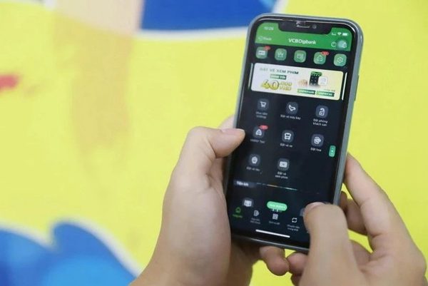 Nhận gần 1 tỷ đồng chuyển nhầm, người phụ nữ chủ động trả lại